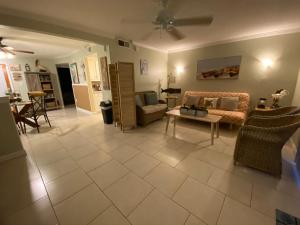 Gallery image of Pelican Cottage Beach in St Petersburg