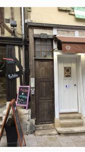 Facaden eller indgangen til T3 duplex industriel hyper centre ville historique