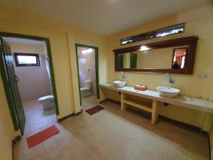 Łazienka w obiekcie Botchan Hostel