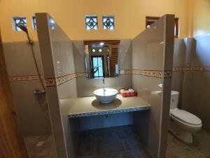 Łazienka w obiekcie Botchan Hostel