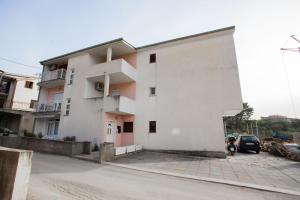 Budova, v ktorej sa apartmán nachádza
