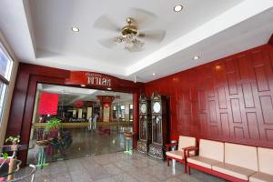 Gallery image of Chumphon Palace Hotel in Chumphon