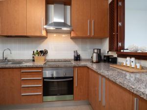 Kuchnia lub aneks kuchenny w obiekcie 2305 - Luxury villa with sea view and pools
