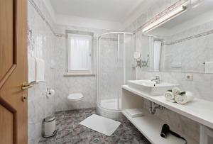 Vannituba majutusasutuses Perlhof