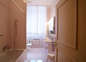 Ένα μπάνιο στο Hotel Le Prese