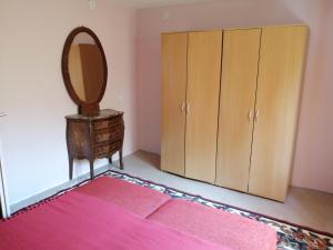 Uma cama ou camas num quarto em Apartman Đorđević