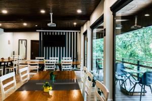 MER Guest House B&B餐厅或其他用餐的地方