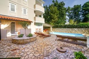 Bazén v ubytování Apartments and Rooms Degra nebo v jeho okolí