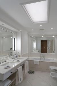 Koupelna v ubytování Grand Hotel Excelsior Vittoria