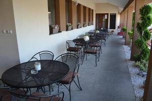A restaurant or other place to eat at Reštaurácia-penzión ALTANA