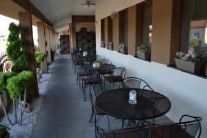 A restaurant or other place to eat at Reštaurácia-penzión ALTANA