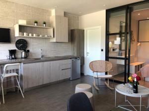 Cucina o angolo cottura di siviri suites