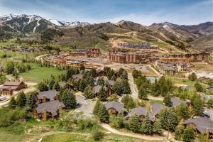 Gallery image of Red Pine in Park City