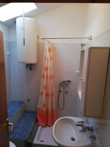 Koupelna v ubytování Apartments Ana Pogana