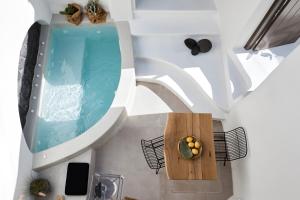 Foto dalla galleria di Floria Suites a Karterados