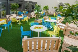 Jardí fora de Ibis Styles Nice Centre Gare