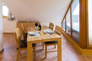 Posezení v ubytování Ferienwohnung Dreimaster W2