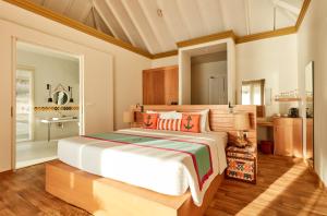 Postel nebo postele na pokoji v ubytování Sun Siyam Iru Veli - 24 Hours Premium All-Inclusive with Free Transfers
