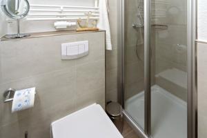 Koupelna v ubytování Ferienwohnung Noatun + 22 fotografií