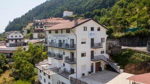 Gallery image of Ger&ecirc;s Guest House in Geres