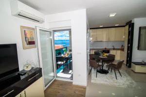 Kuchyň nebo kuchyňský kout v ubytování Lorena Luxury Apartment