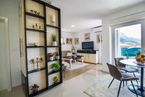 TV a/nebo společenská místnost v ubytování Lorena Luxury Apartment