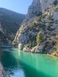 a river in a canyon with green water at Côté Verdon in Quinson