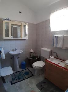 A bathroom at Apartment Marica