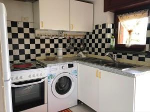 A kitchen or kitchenette at Gelso