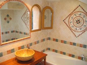 Ένα μπάνιο στο Lou Pei Magnifique vue mer Piscine chauffée 10x5m 5 ch 5sdb +42 φωτογραφίες