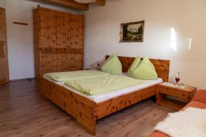 Un pat sau paturi într-o cameră la Berghof Thurnergut