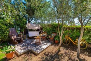 Vonkajšia záhrada v ubytovaní Holiday House K&K