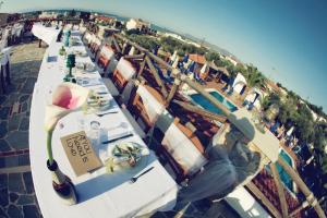 A restaurant or other place to eat at Hotel Andreas - Agistri (Skala)