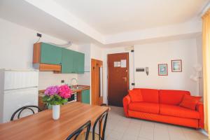 A kitchen or kitchenette at Residence Il Monello