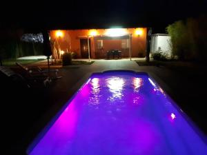 Bazén v ubytovaní Villa Chiara with Private Pool and garden alebo v jeho blízkosti