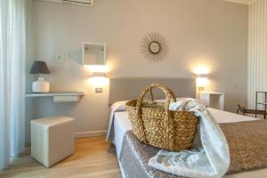 A bed or beds in a room at Hotel Brig