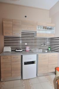 A kitchen or kitchenette at Blue Wave