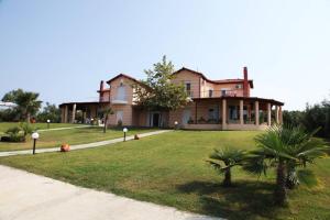 Fotografie z fotogalerie ubytování Wonderful Villa with great view in Posidi-Kalandra v destinaci Kalandra