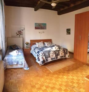- une chambre avec 2 lits dans l'établissement Casa Tua a Monti, à Rome