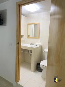 Koupelna v ubytování Hotel Real GDL