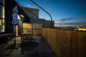 Uma varanda ou terraço em Henry Norman Hotel