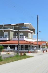 Gallery image of Hotel Kalimera Apartments in Ammoudia