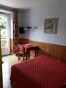 TV a/nebo společenská místnost v ubytování Pension Saint Antoine