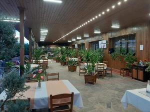 Restaurant o un lloc per menjar a Zornica Hotel