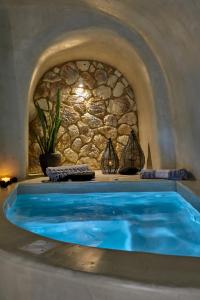 Piscina di Floria Suites o nelle vicinanze