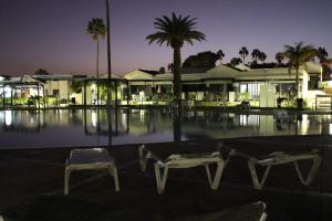The swimming pool at or close to Marlenghi Apartments 70