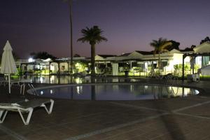 The swimming pool at or close to Marlenghi Apartments 70