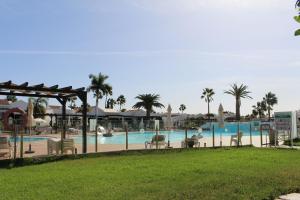 The swimming pool at or close to Marlenghi Apartments 70