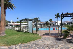 The swimming pool at or close to Marlenghi Apartments 70