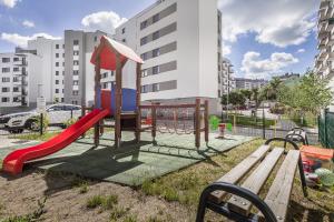 Lasten leikkialue majoituspaikassa PREMIUM Apartments New Town Private Parking Included